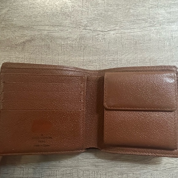 Louis Vuitton Men’s Wallet (Full Set) - Picture 10 of 15